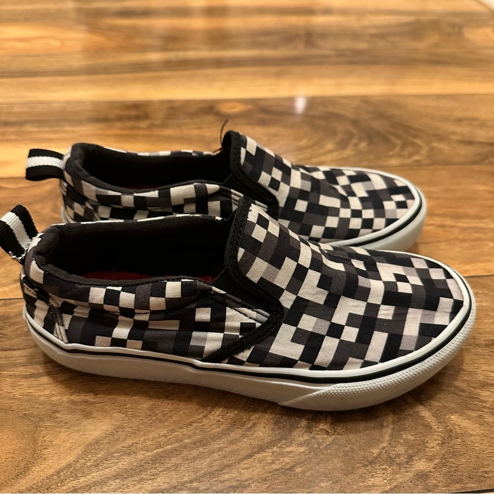 Sketchers Mega-Craft Minecraft: Street Fame size 1.5 unisex slip on sneakers